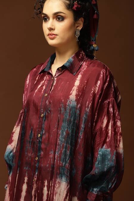 Shop_Capisvirleo_Maroon Habutai Silk Tie And Dye Collared Neck Tunic & Pant Set _Online_at_Aza_Fashions