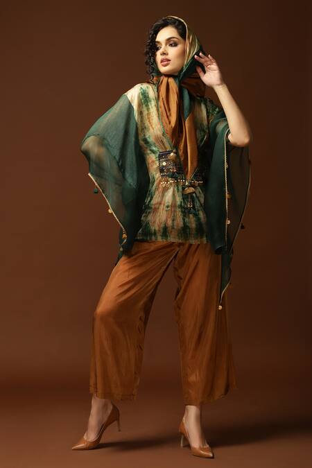 Capisvirleo_Green Habutai Silk Sequin, Thread And Bead, Tie & Dye V & Poncho Style Top Set _Online_at_Aza_Fashions