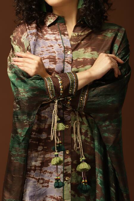 Capisvirleo_Brown Habutai Silk Sequin, Thread And Bead, Tie & Dye Kaftan Tunic & Pant Set _at_Aza_Fashions