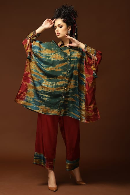 Capisvirleo Maroon Habutai Silk Sequin, Thread And Bead, Tie & Dye Kaftan Tunic & Pant Set