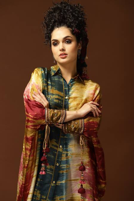 Capisvirleo_Pink Habutai Silk Sequin, Thread And Bead, Tie & Dye Kaftan Tunic & Pant Set _at_Aza_Fashions