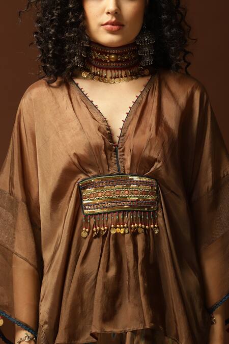 Capisvirleo_Gold Habutai Silk Sequin, Thread And Bead, Tie & Dye V Poncho Style Top With Skirt _at_Aza_Fashions