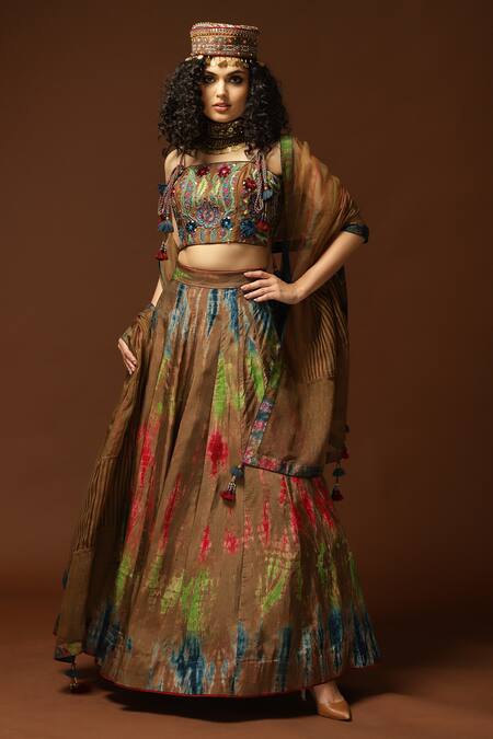 Buy_Capisvirleo_Gold Habutai Silk Lining Cotton Shantoon Sequin, Thread And Bead, & Lehenga Set _Online_at_Aza_Fashions