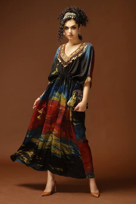 Buy_Capisvirleo_Black Habutai Silk Sequin, Thread And Bead, Tie & Dye V Neck & Kaftan _Online_at_Aza_Fashions