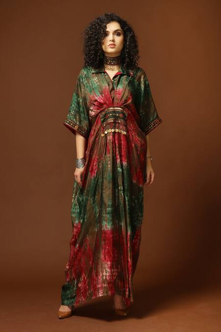 Buy_Capisvirleo_Red Habutai Silk Sequin, Thread And Bead, Tie & Dye Collared Neck & Kaftan _Online_at_Aza_Fashions