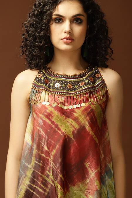 Shop_Capisvirleo_Blue Habutai Silk Sequin, Thread And Bead, Tie & Dye Round & Top _Online_at_Aza_Fashions