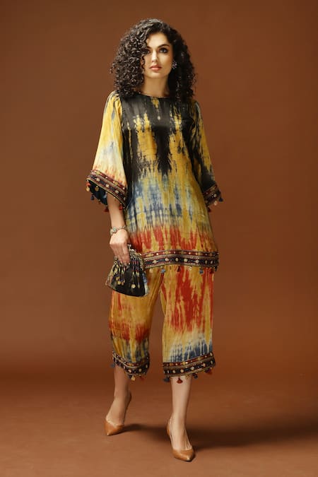 Capisvirleo_Black Habutai Silk Sequin, Thread And Bead, Tie & Dye Round & Tunic Palazzo Set _Online_at_Aza_Fashions