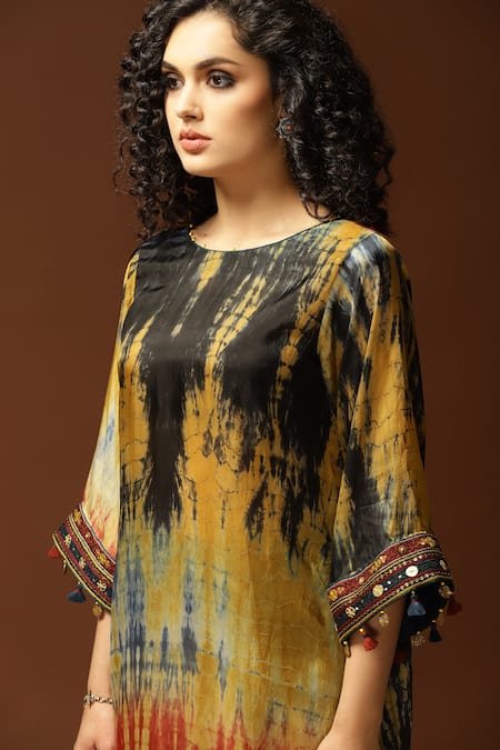 Capisvirleo_Black Habutai Silk Sequin, Thread And Bead, Tie & Dye Round & Tunic Palazzo Set _at_Aza_Fashions