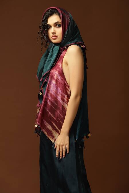 Buy_Capisvirleo_Maroon Habutai Silk Tie And Dye Round & Top _Online_at_Aza_Fashions