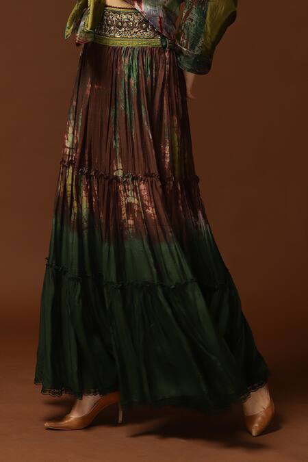 Shop Capisvirleo Green Habutai Silk Sequin, Thread And Bead, Tie-dye Tie & Dye Skirt Online at Aza Fashions Shop_Capisvirleo_Green Habutai Silk Sequin, Thread And Bead, Tie-dye Tie & Dye Skirt _Online_at_Aza_Fashions