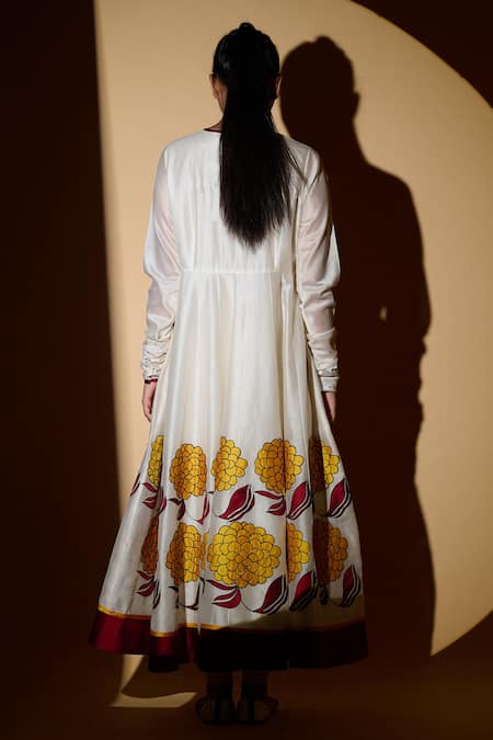Shop Taika By Poonam Bhagat White Chanderi, Lycra Net Floral Motifs Round Applique Anarkali Set at Aza Fashions Shop_Taika By Poonam Bhagat_White Chanderi, Lycra Net Floral Motifs Round Applique Anarkali Set _at_Aza_Fashions