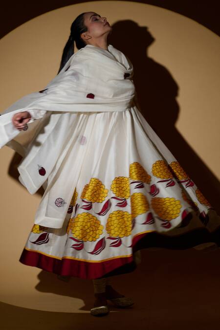 Taika By Poonam Bhagat White Chanderi, Lycra Net Floral Motifs Round Applique Anarkali Set Online at Aza Fashions Taika By Poonam Bhagat_White Chanderi, Lycra Net Floral Motifs Round Applique Anarkali Set _Online_at_Aza_Fashions