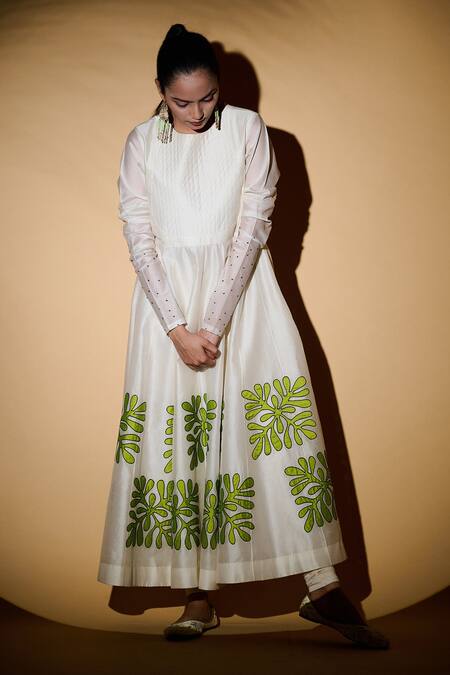 Shop Taika By Poonam Bhagat White Chanderi, Lycra Net Floral Motifs Round Applique Anarkali Set at Aza Fashions Shop_Taika By Poonam Bhagat_White Chanderi, Lycra Net Floral Motifs Round Applique Anarkali Set _at_Aza_Fashions