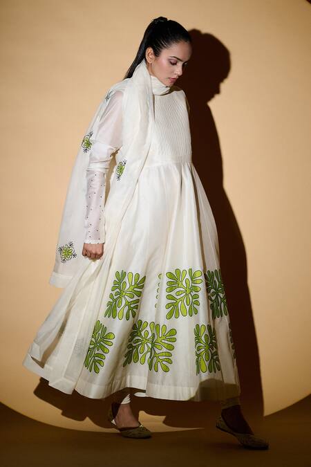 Taika By Poonam Bhagat White Chanderi, Lycra Net Floral Motifs Round Applique Anarkali Set Online at Aza Fashions Taika By Poonam Bhagat_White Chanderi, Lycra Net Floral Motifs Round Applique Anarkali Set _Online_at_Aza_Fashions