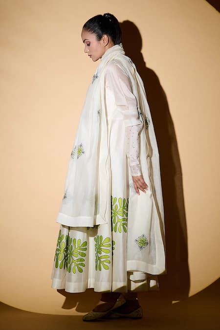 Buy Taika By Poonam Bhagat White Chanderi, Lycra Net Floral Motifs Round Applique Anarkali Set Online at Aza Fashions Buy_Taika By Poonam Bhagat_White Chanderi, Lycra Net Floral Motifs Round Applique Anarkali Set _Online_at_Aza_Fashions