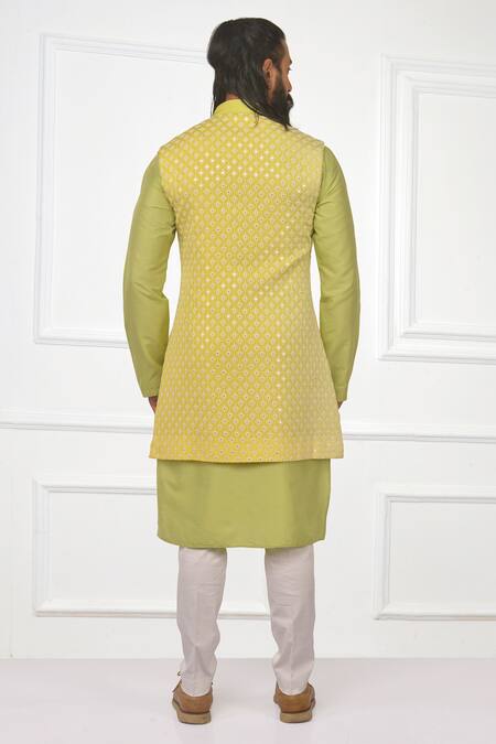 Nitesh Singh Chauhan Embroidered Bundi & Kurta Set 