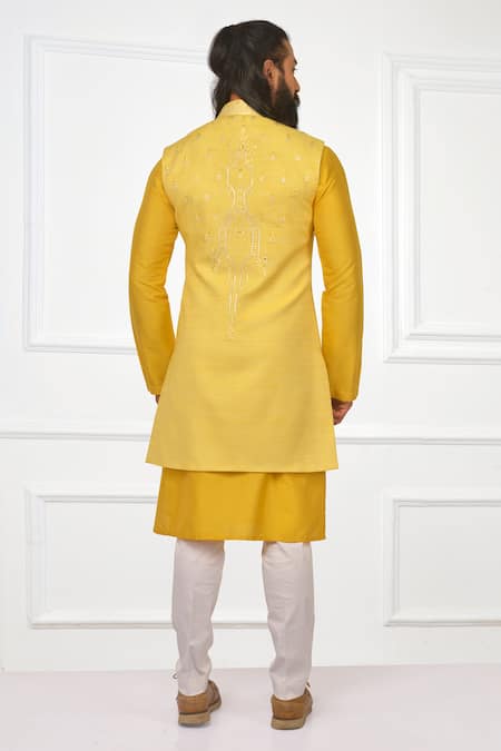 Nitesh Singh Chauhan Embroidered Bundi & Kurta Set 