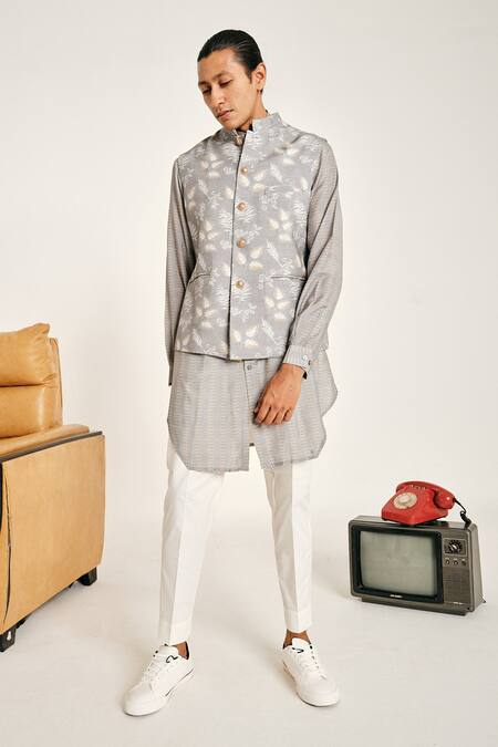 Project Bandi Grey Malai Cotton Floral Mountain Ash Printed Bundi Online at Aza Fashions Project Bandi_Grey Malai Cotton Floral Mountain Ash Printed Bundi _Online_at_Aza_Fashions