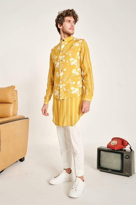 Buy Project Bandi Yellow Malai Cotton Floral Print Bundi Online at Aza Fashions Buy_Project Bandi_Yellow Malai Cotton Floral Print Bundi _Online_at_Aza_Fashions