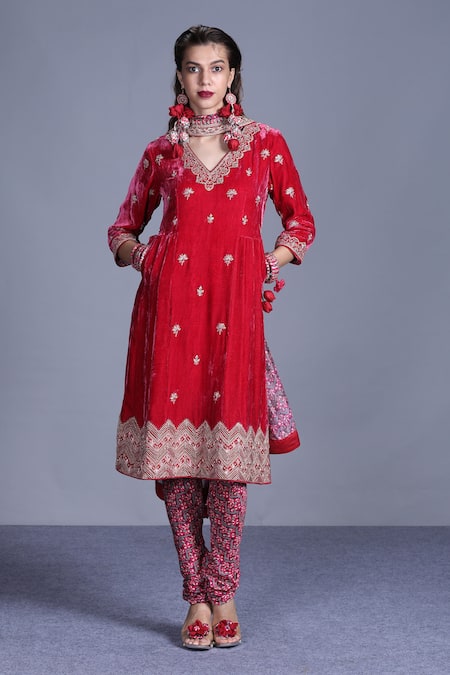 Punit Balana Pink Velvet V Neck Kurta Set 