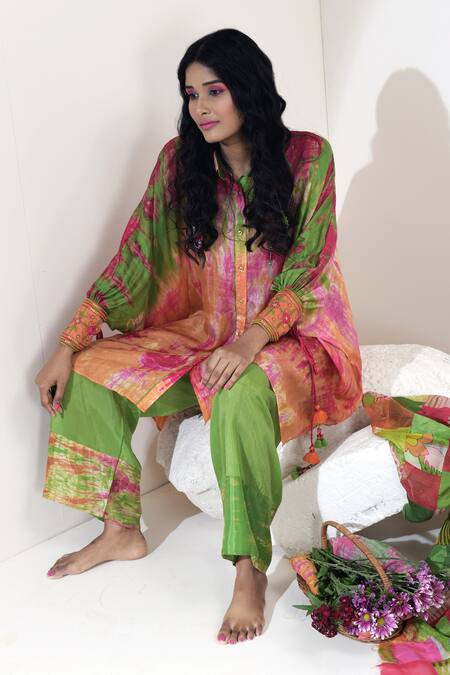 Shop Capisvirleo Orange Habutai Silk Aari Work Spread Collar Fruit Punch Tunic And Pant Set Online at Aza Fashions Shop_Capisvirleo_Orange Habutai Silk Aari Work Spread Collar Fruit Punch Tunic And Pant Set _Online_at_Aza_Fashions