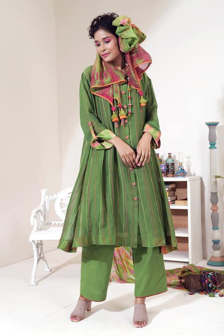 Capisvirleo Green Chanderi Silk Thread Band Aam Panna Kurta Pant Set 