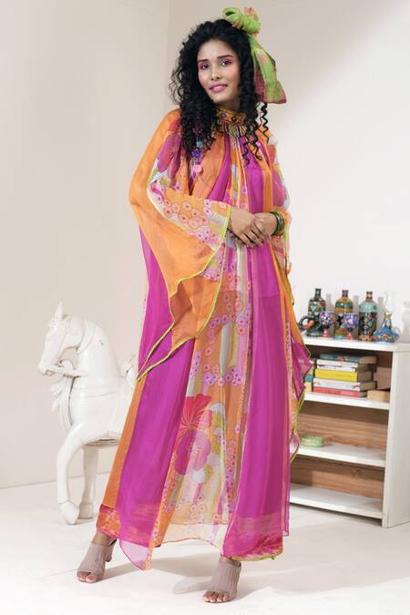 Capisvirleo Purple Georgette And Habutai Silk Floral Print & Cosmopolitan Tunic & Pant Set Online at Aza Fashions Capisvirleo_Purple Georgette And Habutai Silk Floral Print & Cosmopolitan Tunic & Pant Set _Online_at_Aza_Fashions