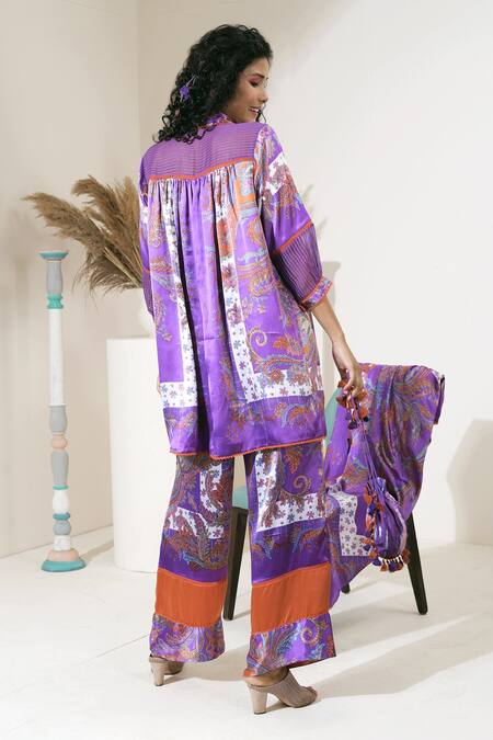 Shop Capisvirleo Purple Satin Silk Paisley Print V Neck Fresca Tunic at Aza Fashions Shop_Capisvirleo_Purple Satin Silk Paisley Print V Neck Fresca Tunic _at_Aza_Fashions