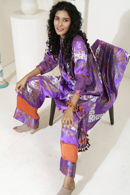 Capisvirleo Purple Satin Silk Paisley Print V Neck Fresca Tunic Online at Aza Fashions Capisvirleo_Purple Satin Silk Paisley Print V Neck Fresca Tunic _Online_at_Aza_Fashions