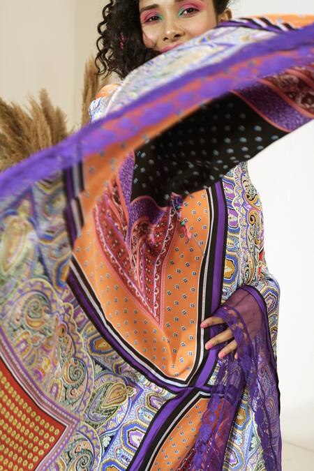 Capisvirleo Purple Satin Silk Paisley Print V Neck Paloma Kaftan at Aza Fashions Capisvirleo_Purple Satin Silk Paisley Print V Neck Paloma Kaftan _at_Aza_Fashions