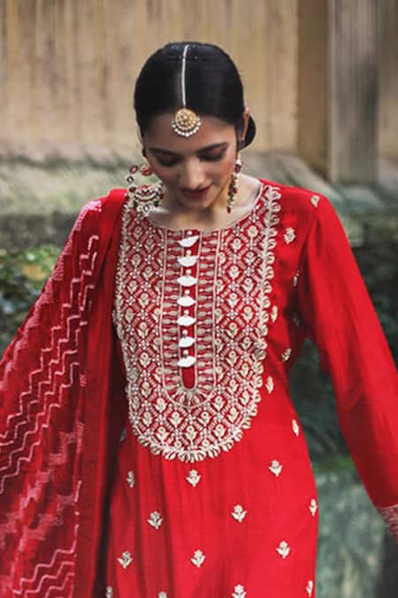 Pink City By Sarika Red Kurta And Pant Silk Chanderi Dupatta Gajji Satin Embroidered Set Online at Aza Fashions Pink City By Sarika_Red Kurta And Pant Silk Chanderi Dupatta Gajji Satin Embroidered Set _Online_at_Aza_Fashions