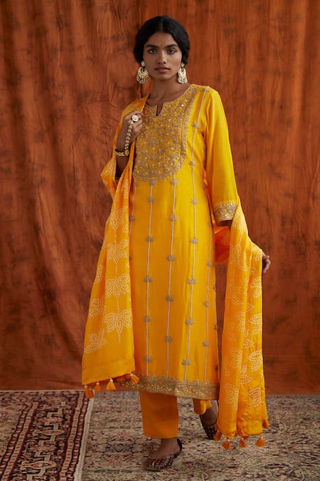 Shop Pink City By Sarika Yellow Silk, Chanderi Round Embroidered Kurta Set at Aza Fashions Shop_Pink City By Sarika_Yellow Silk, Chanderi Round Embroidered Kurta Set _at_Aza_Fashions
