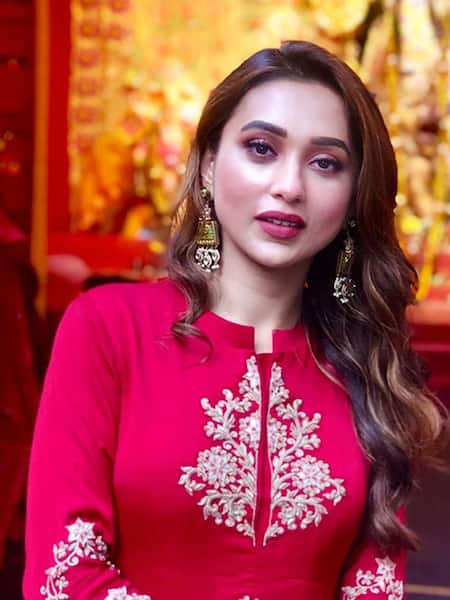 Buy_Pink City By Sarika_Red Linen Satin Embroidered Kurta _Online_at_Aza_Fashions