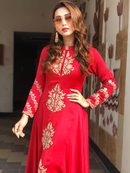 Shop_Pink City By Sarika_Red Linen Satin Embroidered Kurta _Online_at_Aza_Fashions