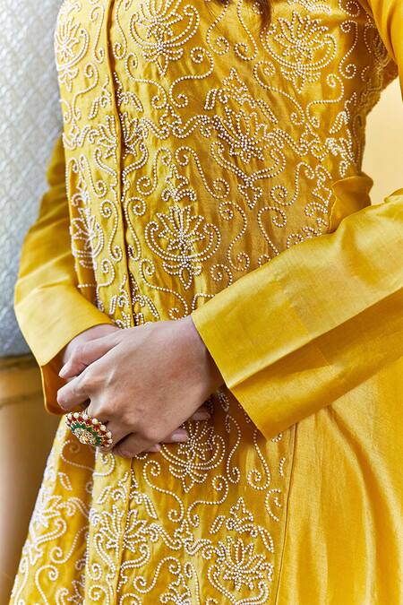 Buy_Pink City By Sarika_Yellow Silk Chanderi Embroidered Kurta _Online_at_Aza_Fashions