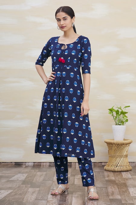 Samyukta Singhania Blue Floral Printed Kurta Set 