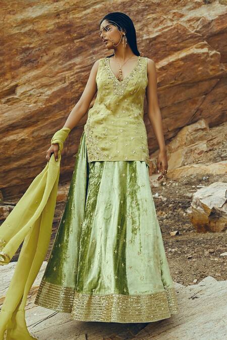 EASE Green Satin , Velvet, Viscose Embroidered Kurta Lehenga Set Online at Aza Fashions EASE_Green Satin , Velvet, Viscose Embroidered Kurta Lehenga Set _Online_at_Aza_Fashions