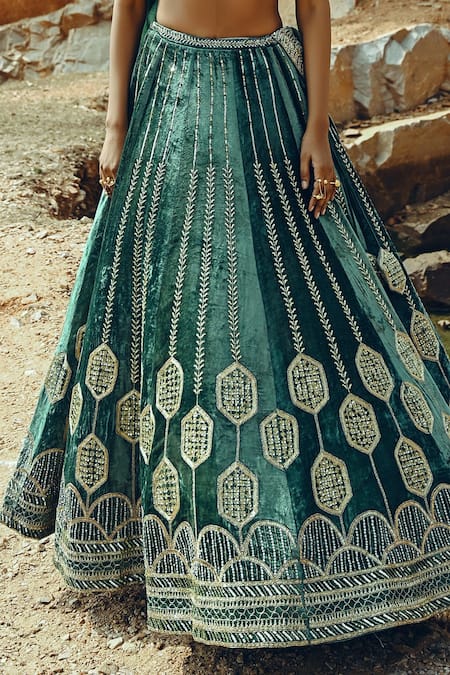 EASE Blue Velvet, Viscose Organza Nakshi V Neck Embroidered Bridal Lehenga Set at Aza Fashions EASE_Blue Velvet, Viscose Organza Nakshi V Neck Embroidered Bridal Lehenga Set _at_Aza_Fashions
