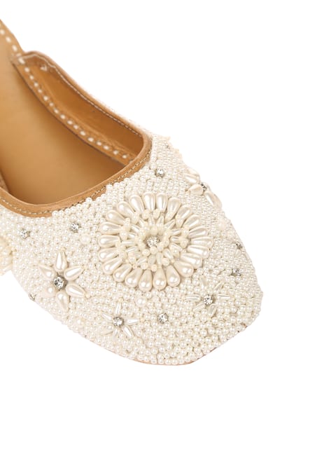 Shop_5elements_White Embellished Juttis _Online_at_Aza_Fashions