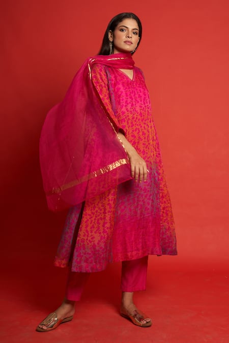 Priti Prashant Magenta Sheer Silk And Organza Floral Print & Sequin V Neck Pansy Kurta Set