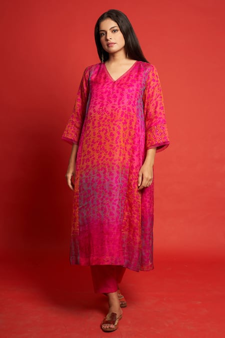 Buy Priti Prashant Magenta Sheer Silk And Organza Floral Print & Sequin V Neck Pansy Kurta Set Online at Aza Fashions Buy_Priti Prashant_Magenta Sheer Silk And Organza Floral Print & Sequin V Neck Pansy Kurta Set _Online_at_Aza_Fashions