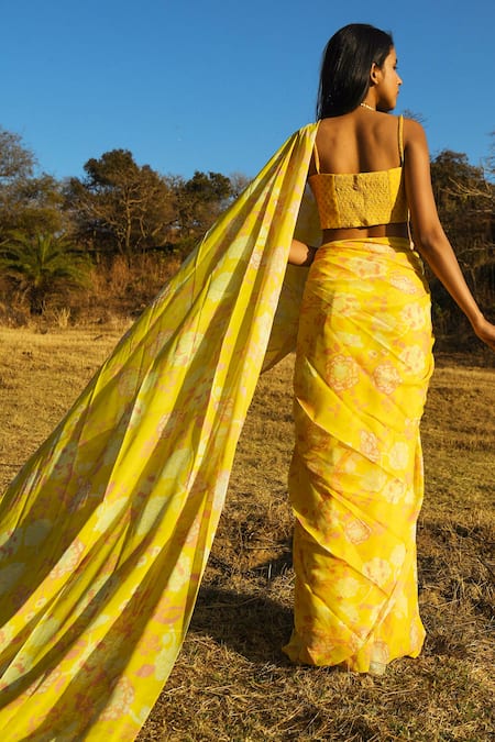Shop_Paulmi And Harsh_Yellow Crepe Sweetheart Neck Printed Pre-draped Saree Set _at_Aza_Fashions