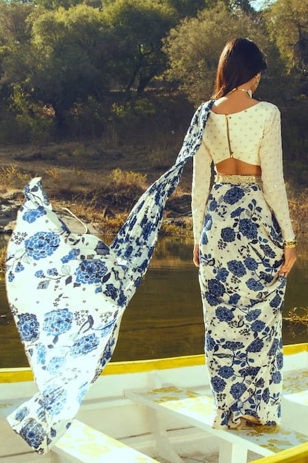 Paulmi And Harsh_Blue Crepe Square Neck Printed Pre-draped Saree Set _Online_at_Aza_Fashions