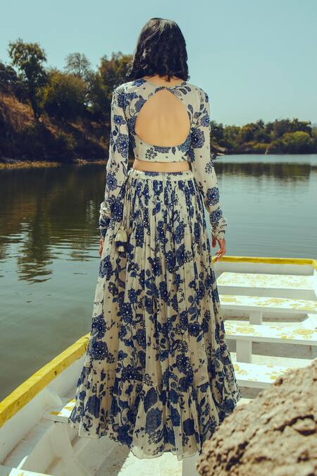 Shop Paulmi And Harsh White Organza, Georgette V Neck Printed Lehenga Set at Aza Fashions Shop_Paulmi And Harsh_White Organza, Georgette V Neck Printed Lehenga Set_at_Aza_Fashions