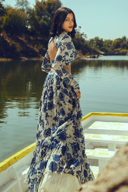 Buy Paulmi And Harsh White Organza, Georgette V Neck Printed Lehenga Set Online at Aza Fashions Buy_Paulmi And Harsh_White Organza, Georgette V Neck Printed Lehenga Set_Online_at_Aza_Fashions