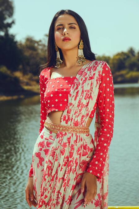 Shop Paulmi And Harsh White Crepe Square Neck Printed Pre-draped Saree Set at Aza Fashions Shop_Paulmi And Harsh_White Crepe Square Neck Printed Pre-draped Saree Set_at_Aza_Fashions