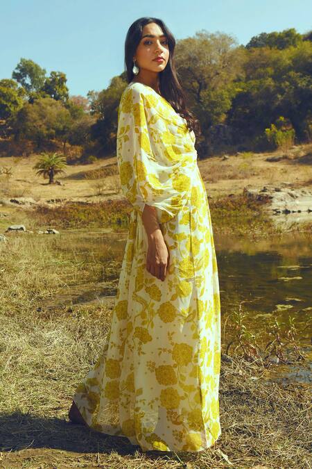 Paulmi And Harsh_White Georgette V Neck Printed Kaftan_Online_at_Aza_Fashions