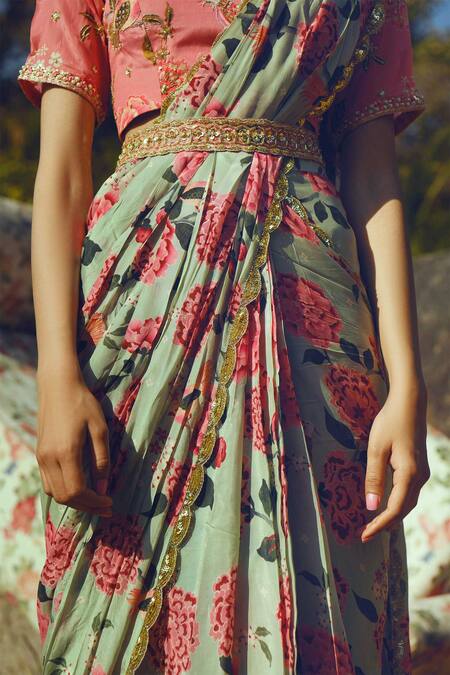 Paulmi And Harsh Green Crepe V Neck Printed Pre-draped Saree Set Online at Aza Fashions Paulmi And Harsh_Green Crepe V Neck Printed Pre-draped Saree Set_Online_at_Aza_Fashions