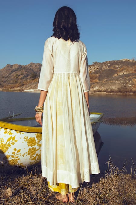 Buy_Paulmi And Harsh_White Malai Chanderi Round Anarkali Set _Online_at_Aza_Fashions