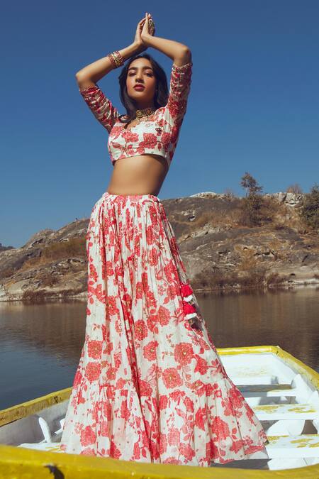 Paulmi And Harsh_White Blouse Georgette Lehenga Organza Dupatta Net V Neck Printed Set_Online_at_Aza_Fashions